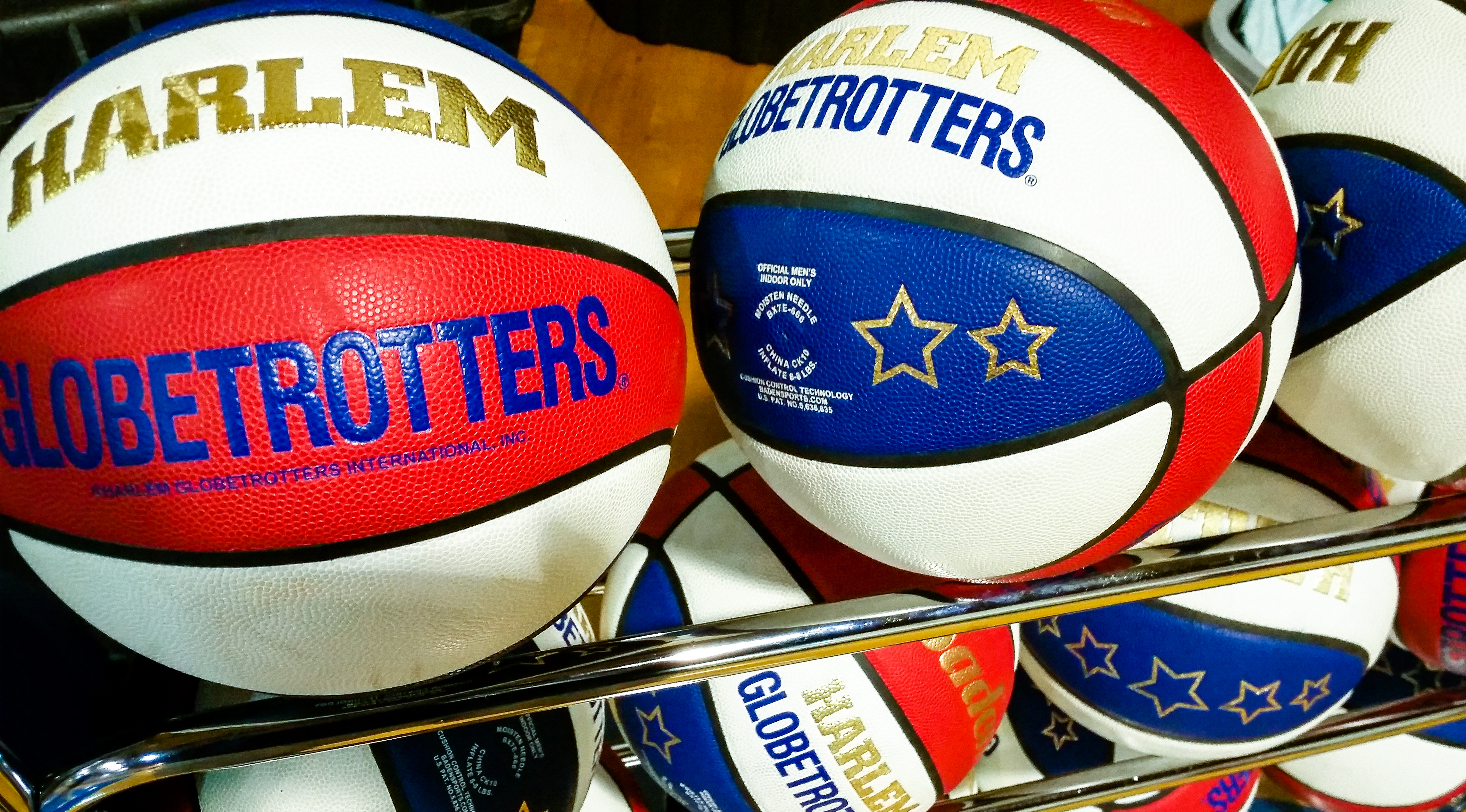 Auto graphed Harlem globetrotters ball - Sports & Outdoors - Kernersville,  North Carolina, Facebook Marketplace